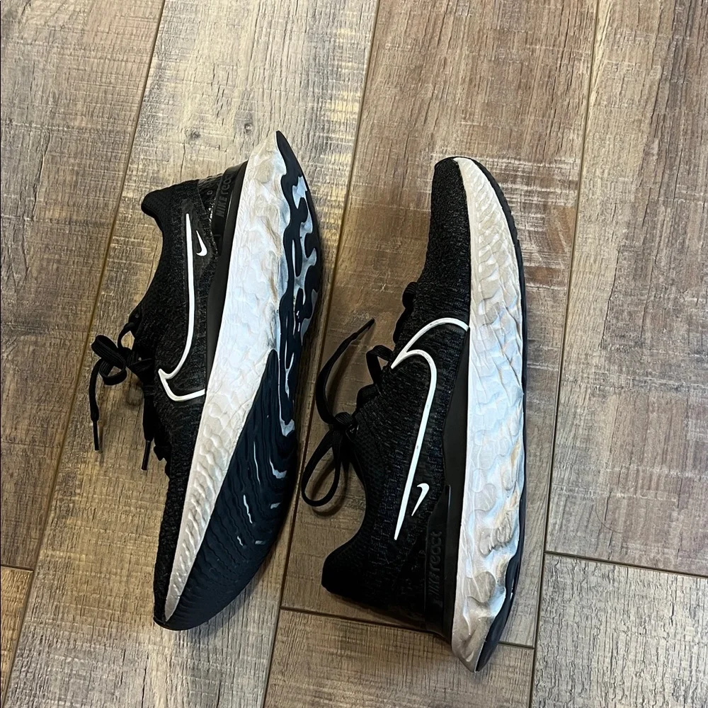 Nike React Infinity Flyknit Black & White Athletic Men’s Sneakers Tennis Shoes